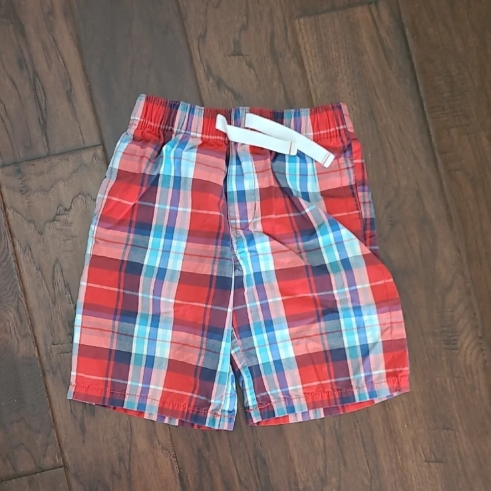 💥3for$12💥 Oshkosh boy's plaid shorts size 7
